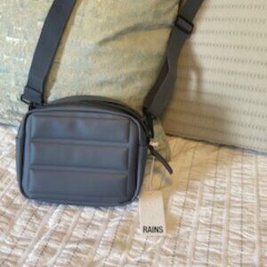 NWT! Rains Box Bag Bay Color Crossbody